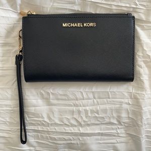 Authentic Michael Kors Wristlet
